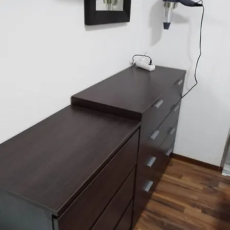 Dennis Apartmán *